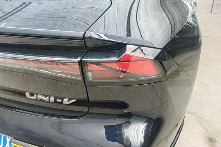 Used CHANGAN UNI-V 2022 1.5T Sport Edition Right Rear Taillight