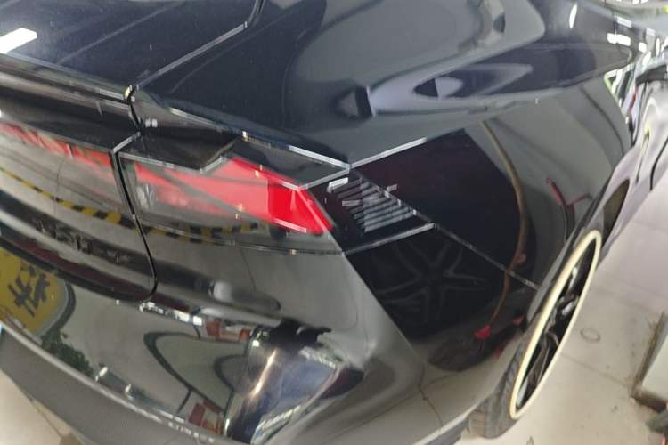 Used CHANGAN UNI-V 2022 1.5T Prestige Version Right Rear Taillight