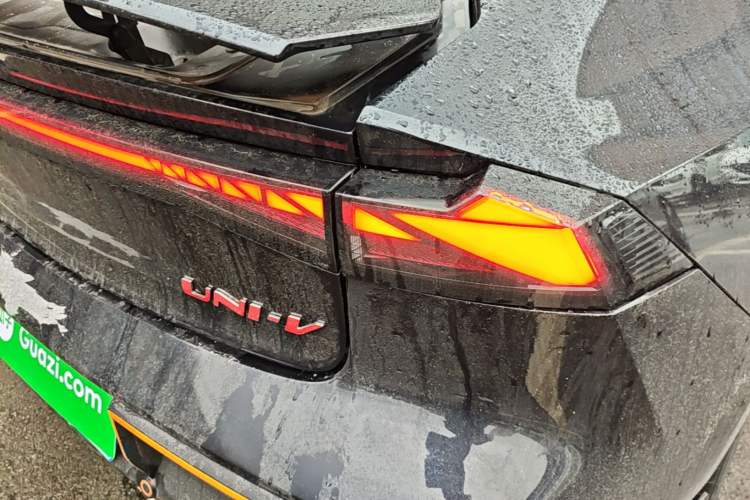 Used CHANGAN UNI-V 2022 1.5T Sport Edition Right Rear Taillight