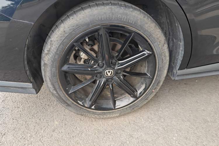 Used CHANGAN UNI-V 2022 1.5T Prestige Version Right Rear Wheel Hub