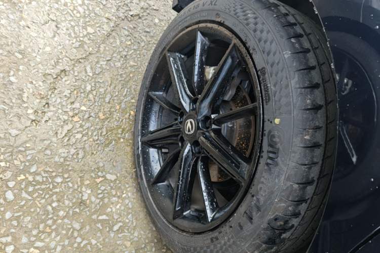 Used CHANGAN UNI-V 2022 1.5T Prestige Version Right Rear Wheel Hub