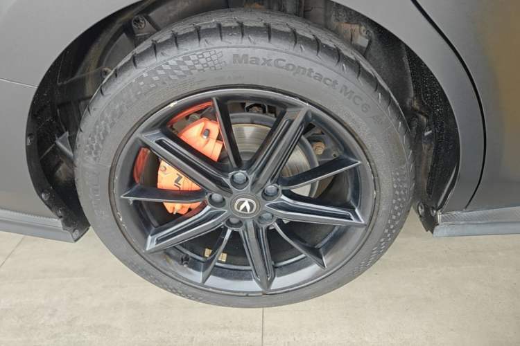Used CHANGAN UNI-V 2022 1.5T Prestige Version Right Rear Wheel Hub