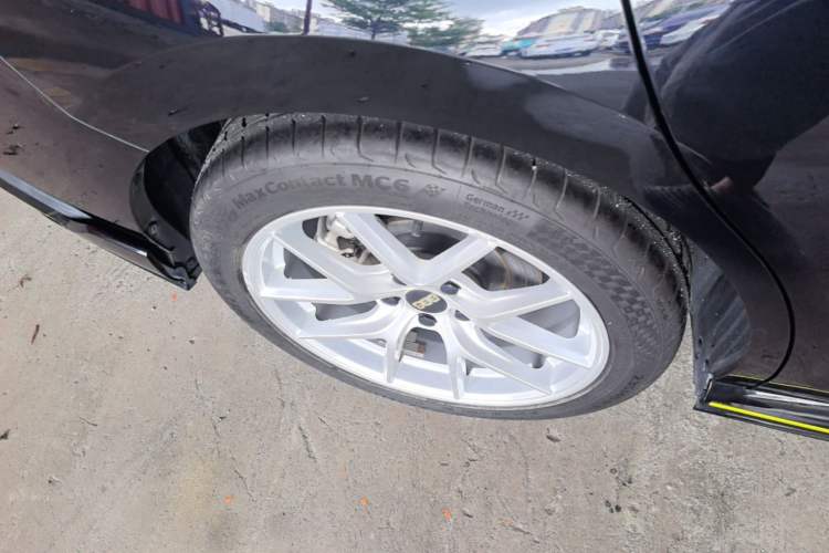 Used CHANGAN UNI-V 2022 2.0T Leading-Speed Edition Right Rear Wheel Hub