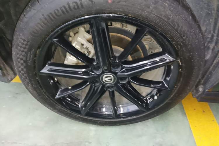Used CHANGAN UNI-V 2022 1.5T Prestige Version Right Rear Wheel Hub