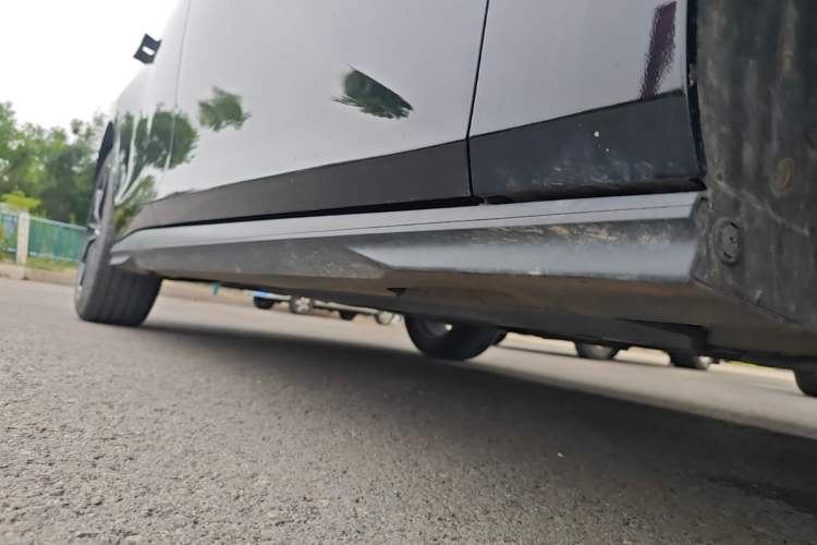 Used CHANGAN UNI-V 2022 1.5T Prestige Version Right Side Sill