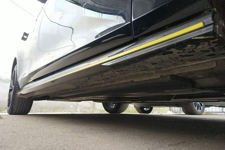 Used CHANGAN UNI-V 2022 1.5T Sport Edition Right Side Sill
