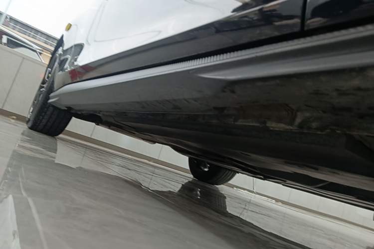 Used CHANGAN UNI-V 2022 1.5T Prestige Version Right Side Sill