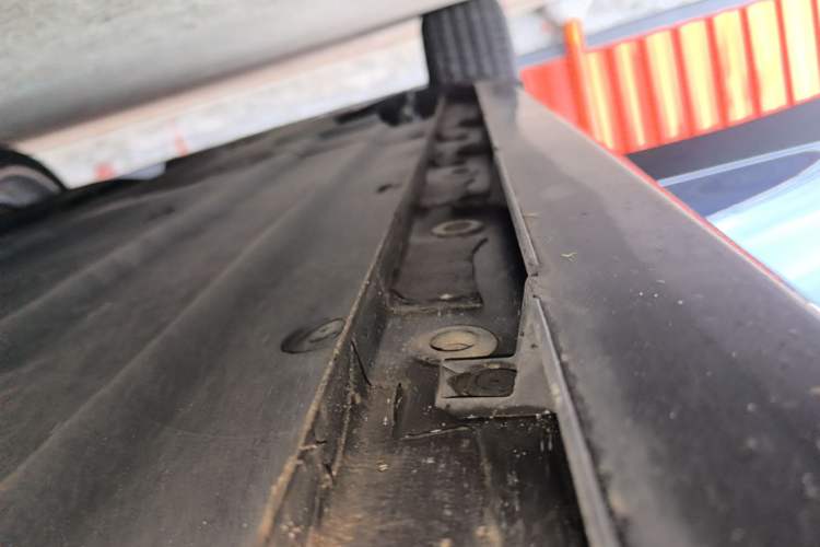 Used CHANGAN UNI-V 2022 2.0T Leading-Speed Edition Right Side Sill