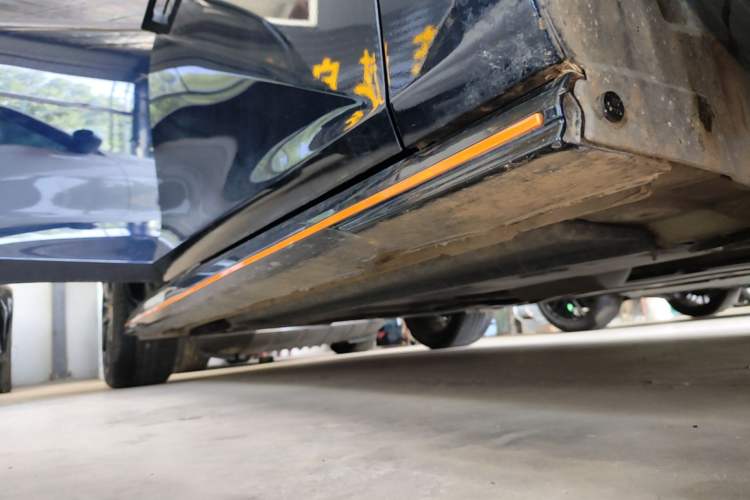 Used CHANGAN UNI-V 2022 1.5T Sport Edition Right Side Sill
