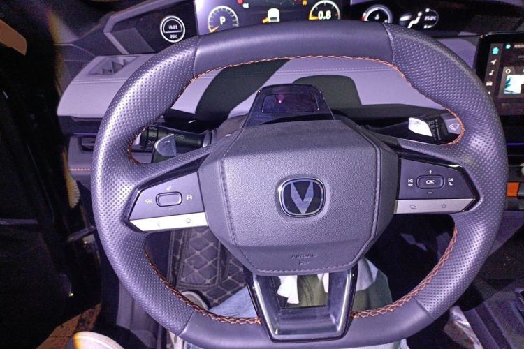 Used CHANGAN UNI-V 2022 1.5T Prestige Version Steering Wheel