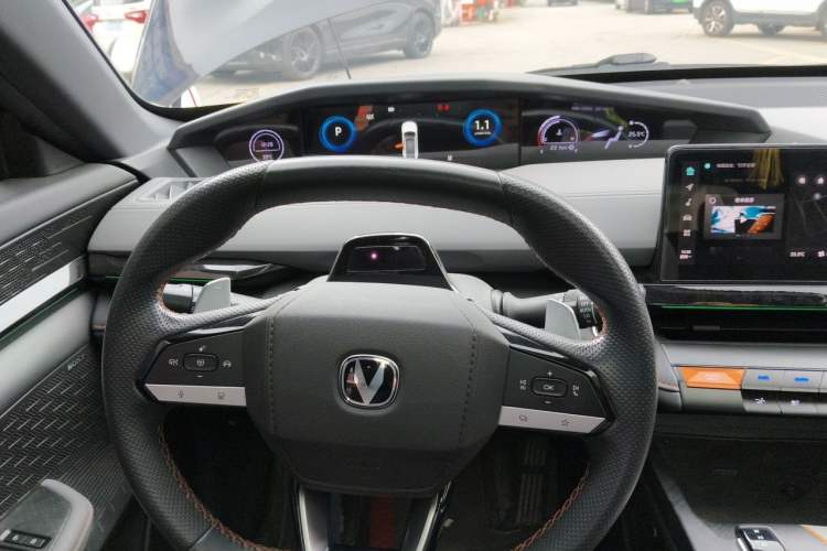 Used CHANGAN UNI-V 2022 1.5T Smart Navigation Version Steering Wheel