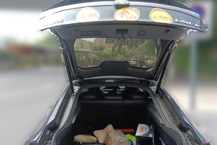 Used CHANGAN UNI-V 2022 1.5T Sport Edition Trunk
