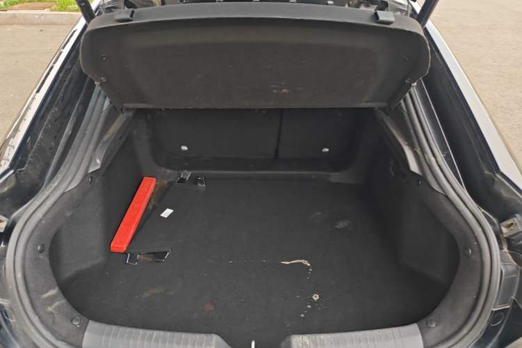 Used CHANGAN UNI-V 2022 1.5T Prestige Version Trunk