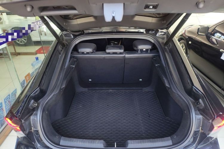 Used CHANGAN UNI-V 2022 1.5T Prestige Version Trunk