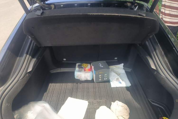 Used CHANGAN UNI-V 2022 1.5T Sport Edition Trunk