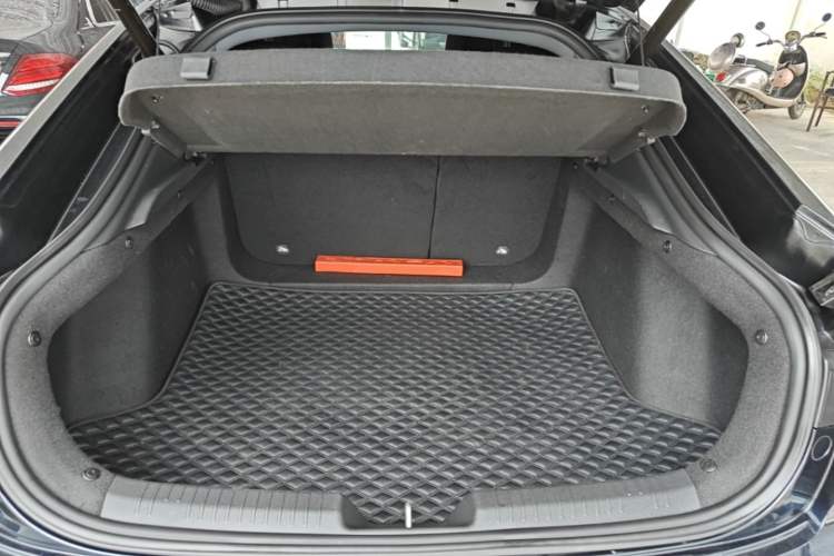 Used CHANGAN UNI-V 2022 1.5T Sport Edition Trunk