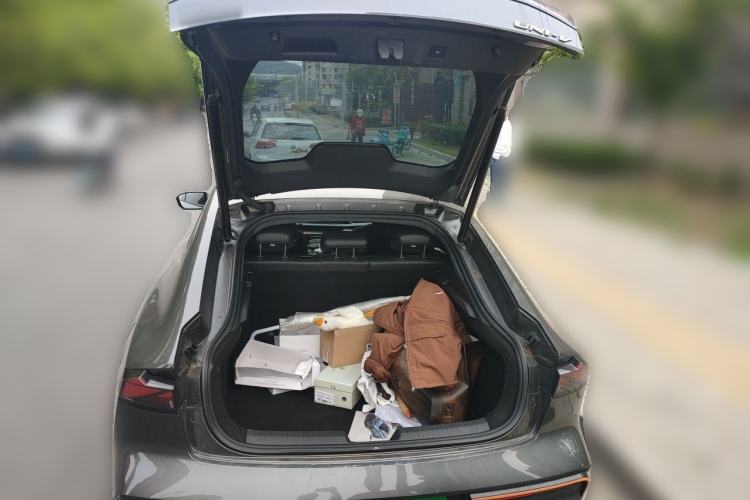 Used CHANGAN UNI-V 2022 1.5T Sport Edition Trunk