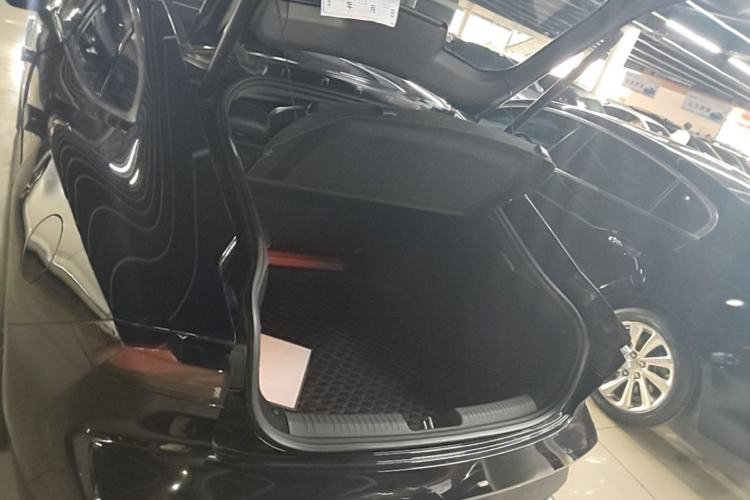 Used CHANGAN UNI-V 2022 1.5T Prestige Version Trunk