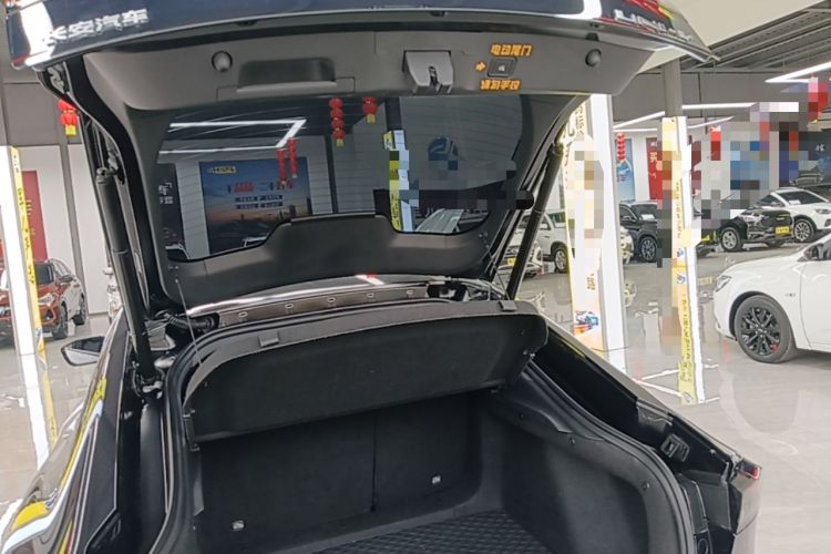Used CHANGAN UNI-V 2022 1.5T Prestige Version Trunk