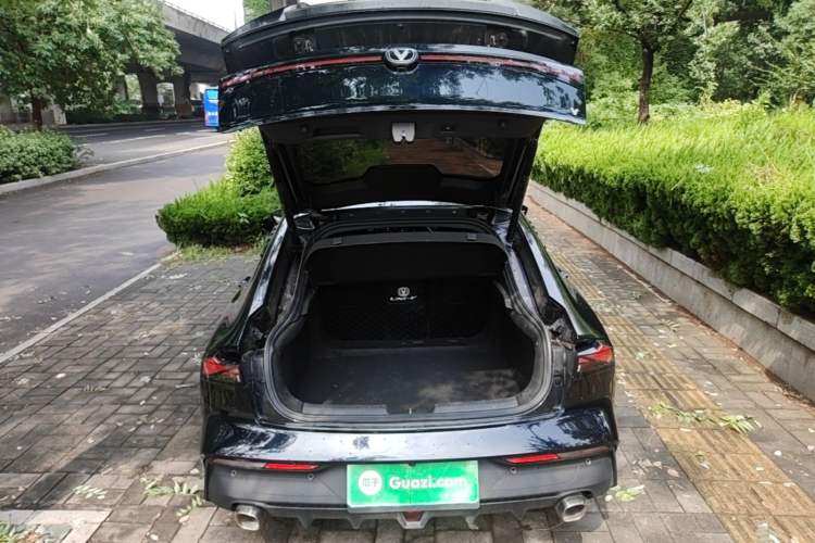 Used CHANGAN UNI-V 2022 1.5T Prestige Version Trunk