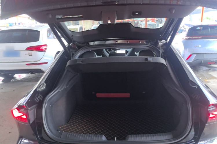 Used CHANGAN UNI-V 2022 2.0T Leading-Speed Edition Trunk