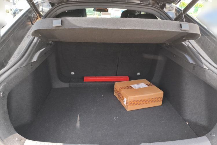 Used CHANGAN UNI-V 2022 1.5T Prestige Version Trunk