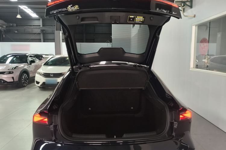 Used CHANGAN UNI-V 2022 1.5T Prestige Version Trunk