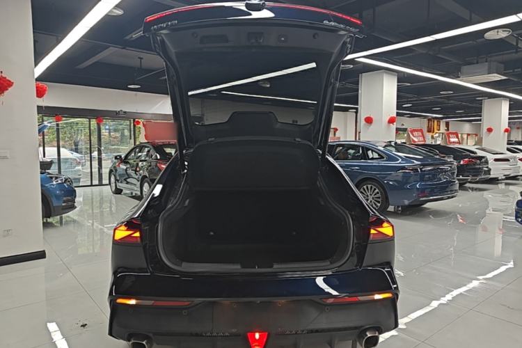 Used CHANGAN UNI-V 2022 1.5T Prestige Version Trunk