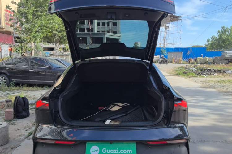 Used CHANGAN UNI-V 2022 1.5T Prestige Version Trunk