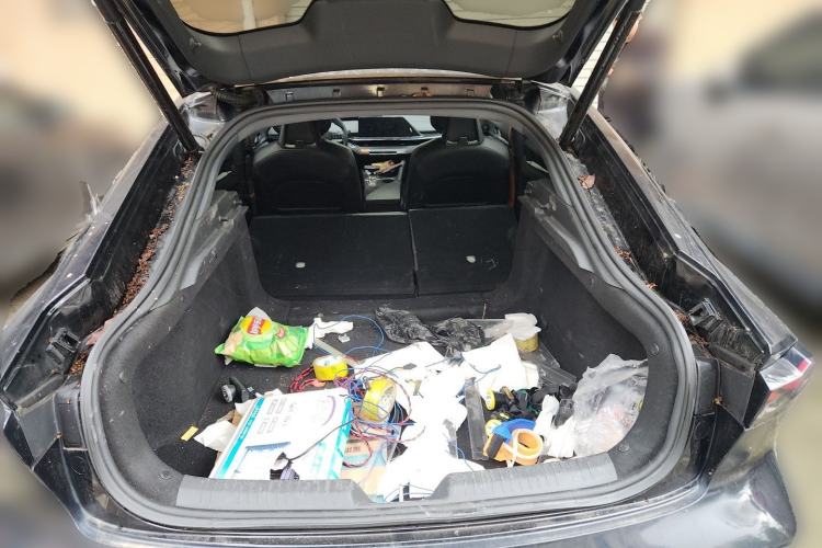 Used CHANGAN UNI-V 2022 1.5T Sport Edition Trunk