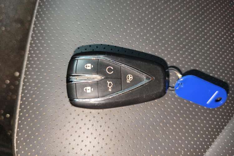Used CHANGAN UNI-V 2022 1.5T Smart Navigation Version Vehicle Key