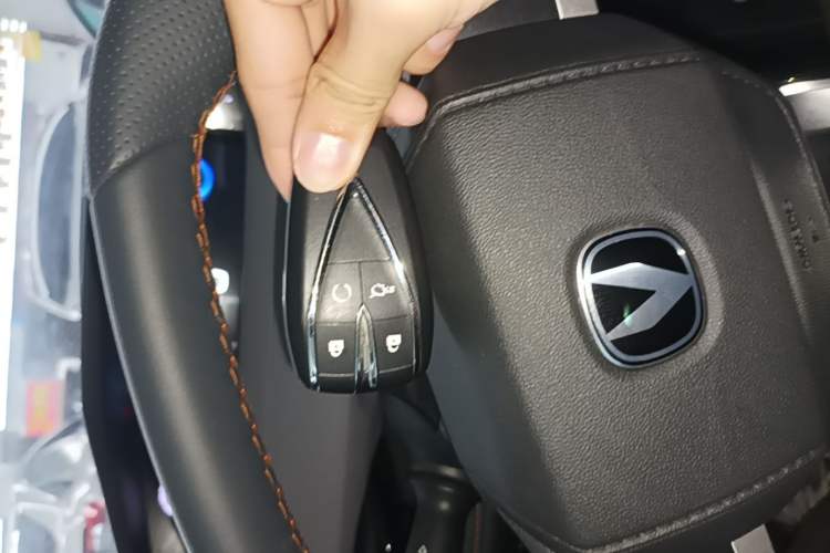 Used CHANGAN UNI-V 2022 1.5T Prestige Version Vehicle Key
