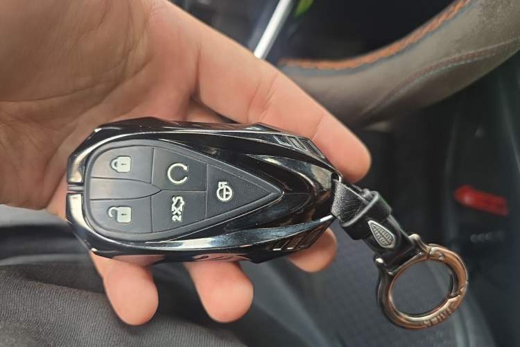Used CHANGAN UNI-V 2022 1.5T Smart Navigation Version Vehicle Key