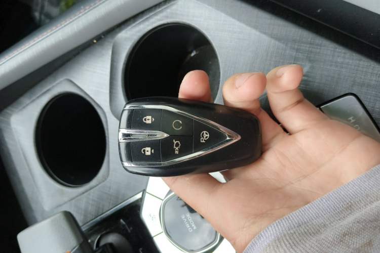 Used CHANGAN UNI-V 2022 1.5T Smart Navigation Version Vehicle Key