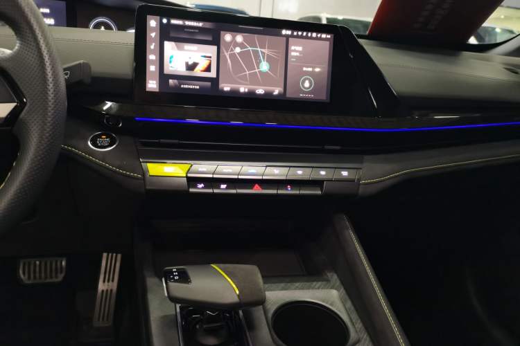 Used CHANGAN UNI-V 2022 1.5T Sport Edition Audio And AC Panel