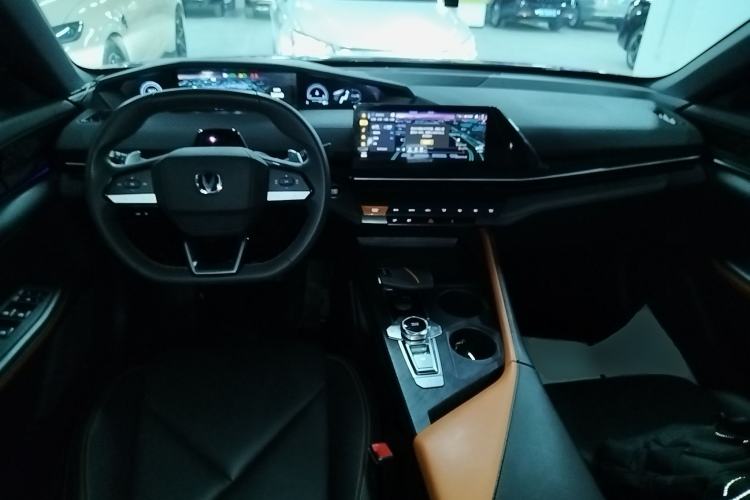 Used CHANGAN UNI-V 2022 1.5T Prestige Version Center Console