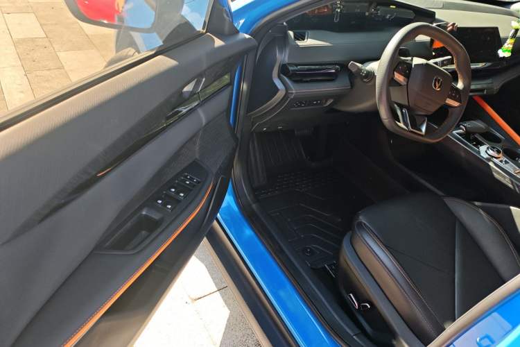 Used CHANGAN UNI-V 2022 1.5T Prestige Version Driver Seat
