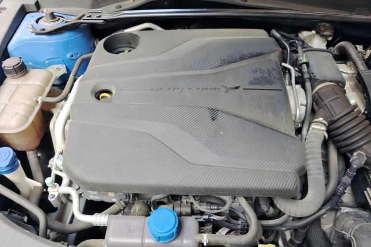 Used CHANGAN UNI-V 2022 1.5T Sport Edition Engine Bay