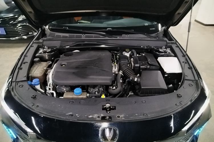 Used CHANGAN UNI-V 2022 1.5T Prestige Version Engine Bay