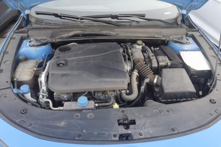 Used CHANGAN UNI-V 2022 1.5T Prestige Version Engine Bay