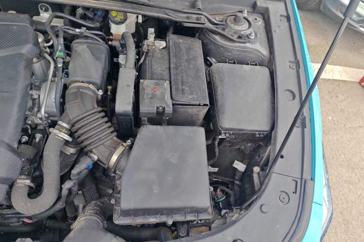 Used CHANGAN UNI-V 2022 1.5T Sport Edition Engine Bay Left
