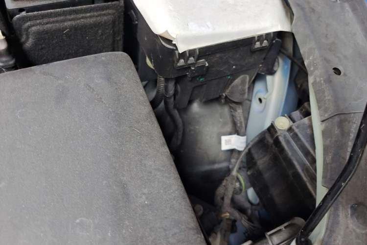 Used CHANGAN UNI-V 2022 1.5T Sport Edition Engine Bay Left