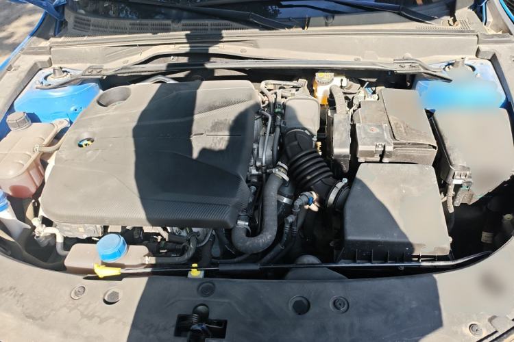 Used CHANGAN UNI-V 2022 1.5T Prestige Version Engine Bay