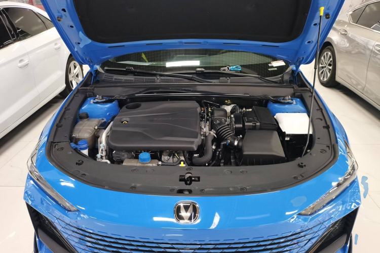 Used CHANGAN UNI-V 2022 1.5T Sport Edition Engine Bay