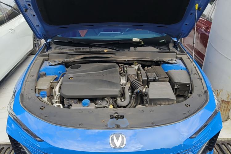 Used CHANGAN UNI-V 2022 1.5T Prestige Version Engine Bay