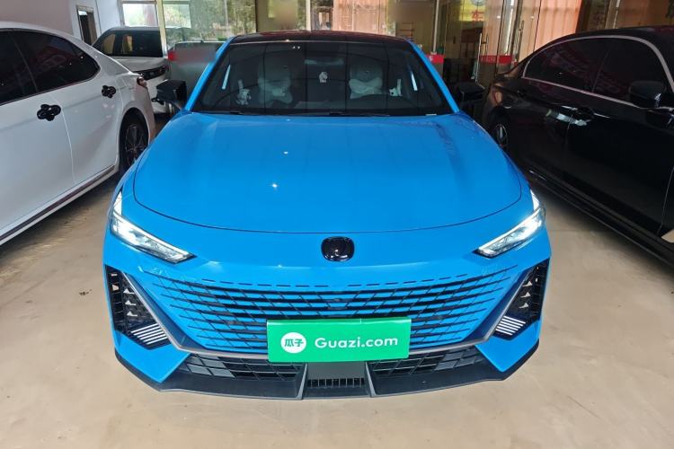 Used CHANGAN UNI-V 2022 1.5T Prestige Version Front