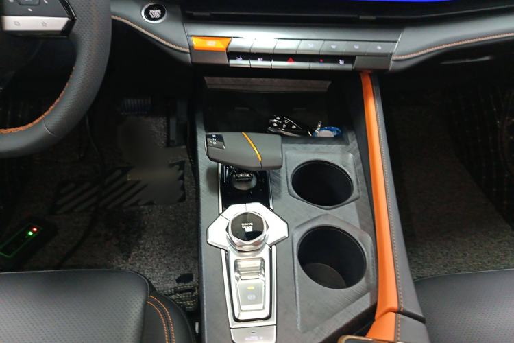 Used CHANGAN UNI-V 2022 1.5T Smart Navigation Version Gear Lever