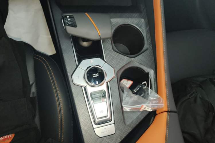 Used CHANGAN UNI-V 2022 1.5T Prestige Version Gear Lever