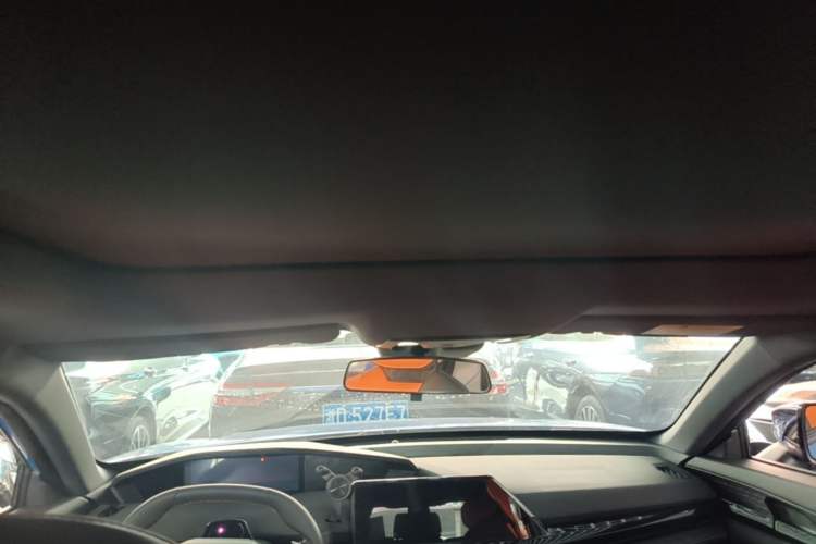 Used CHANGAN UNI-V 2022 1.5T Prestige Version Headliner