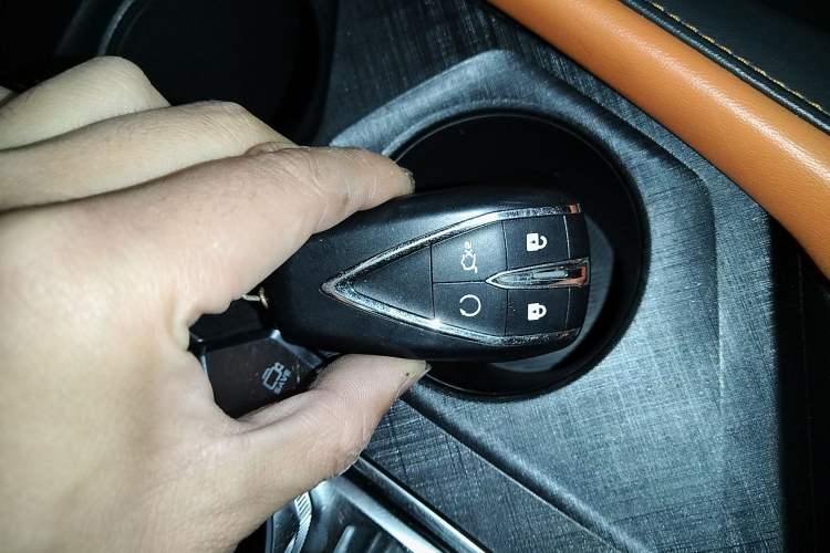 Used CHANGAN UNI-V 2022 1.5T Prestige Version Interior 1